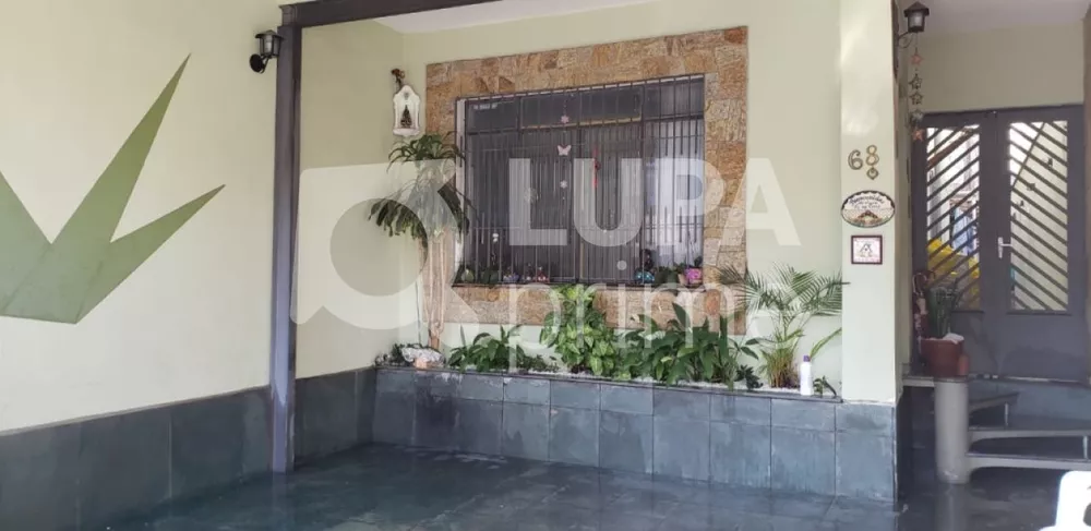 Casa à venda com 3 quartos, 145m² - Foto 3