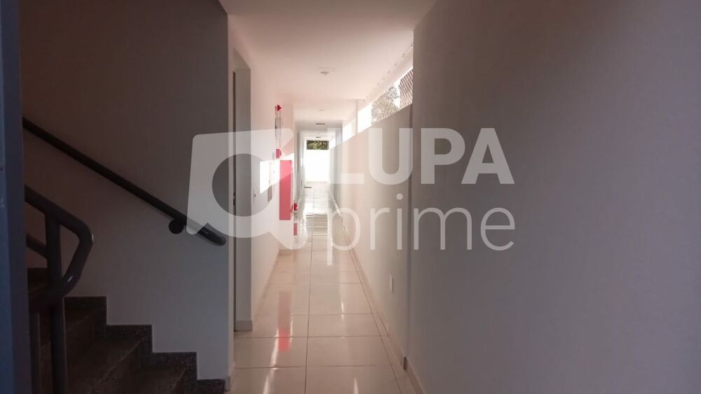 Apartamento à venda com 2 quartos, 40m² - Foto 13