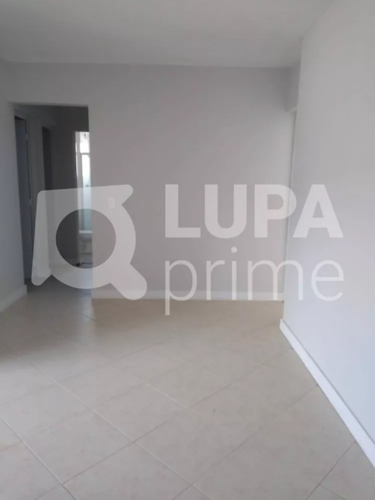 Apartamento à venda com 3 quartos, 67m² - Foto 2