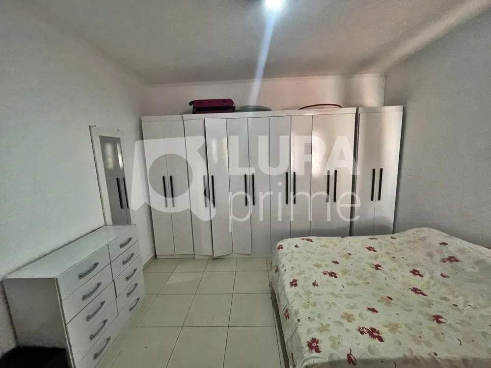 Casa, 5 quartos, 200 m² - Foto 2