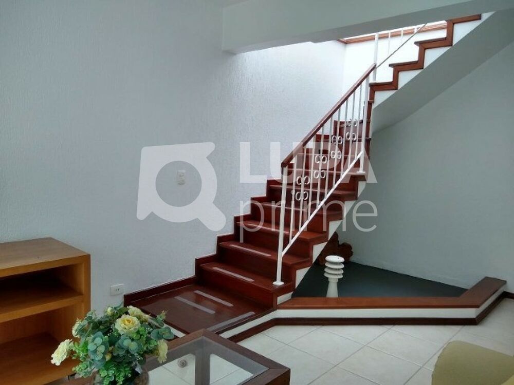 Casa à venda com 2 quartos, 200m² - Foto 9