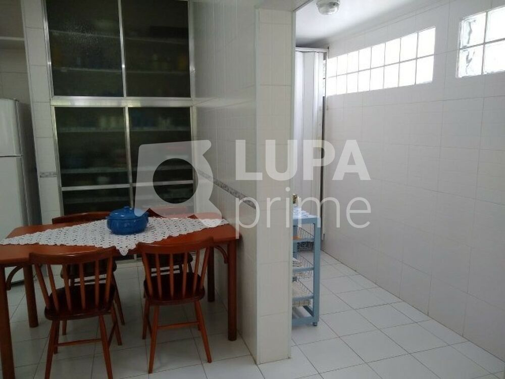 Casa à venda com 2 quartos, 200m² - Foto 4