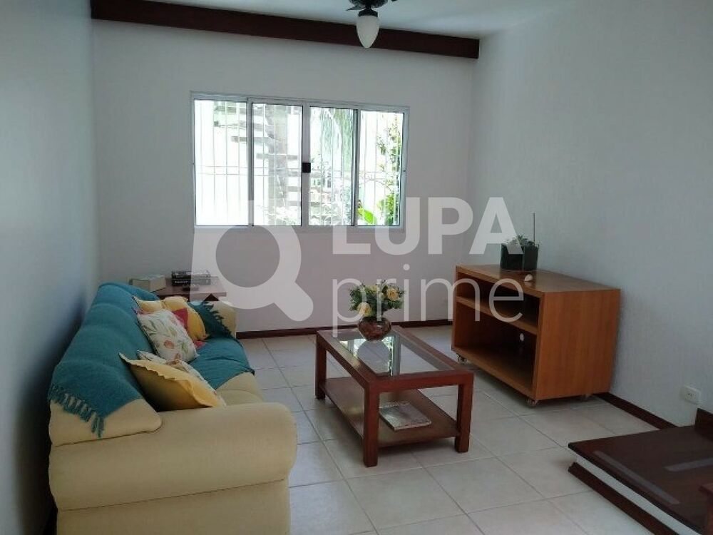 Casa à venda com 2 quartos, 200m² - Foto 2