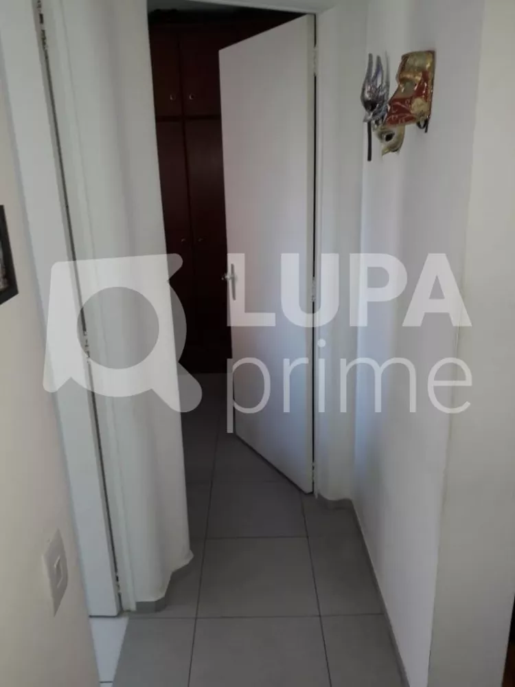 Apartamento à venda com 2 quartos, 57m² - Foto 3