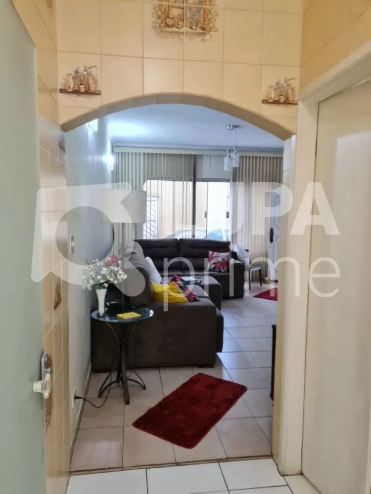 Casa à venda com 3 quartos, 201m² - Foto 4