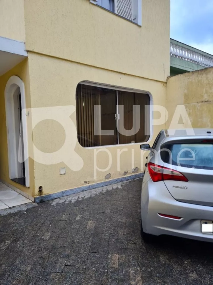 Casa à venda com 3 quartos, 201m² - Foto 1