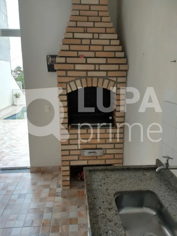 Casa, 3 quartos, 274 m² - Foto 1