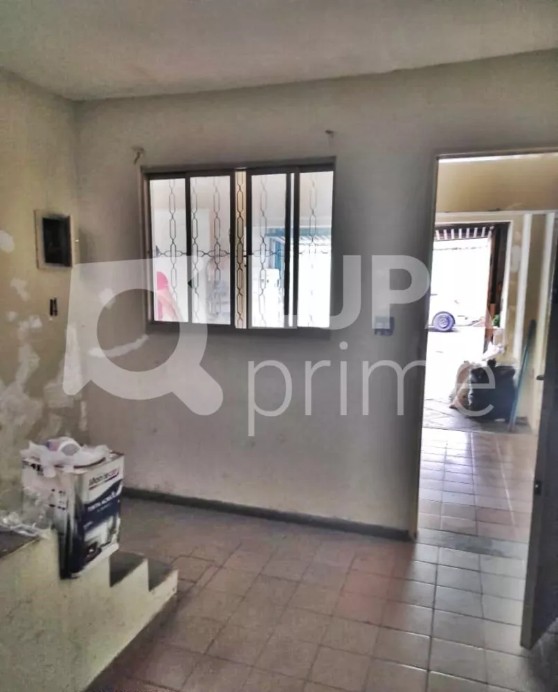 Casa à venda com 2 quartos, 300m² - Foto 1