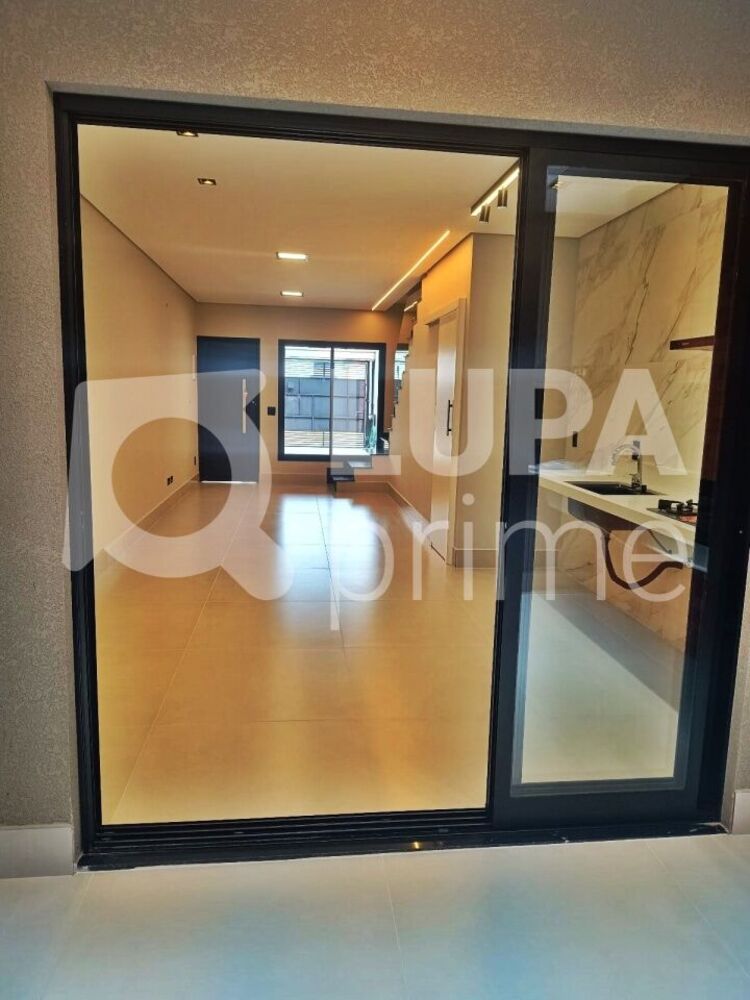 Casa à venda com 3 quartos, 113m² - Foto 4