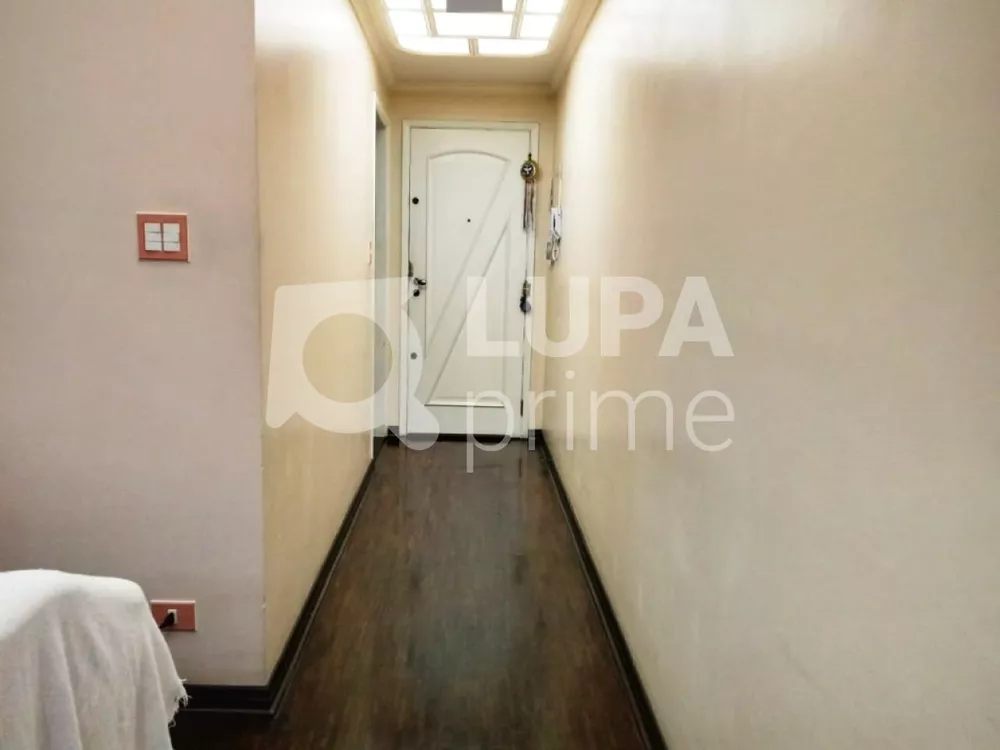 Apartamento à venda com 4 quartos, 200m² - Foto 3