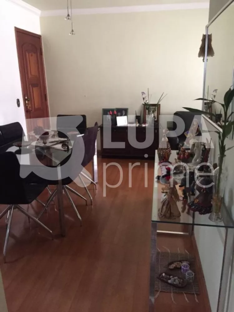 Apartamento à venda com 2 quartos, 70m² - Foto 3