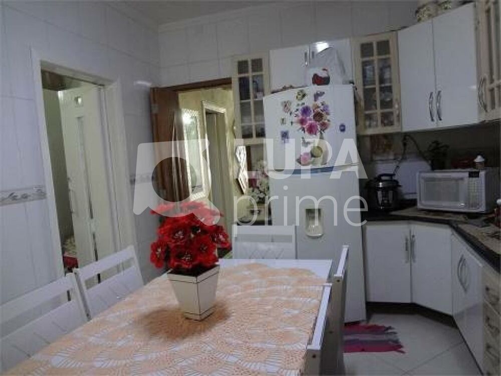 Casa à venda com 7 quartos, 352m² - Foto 2