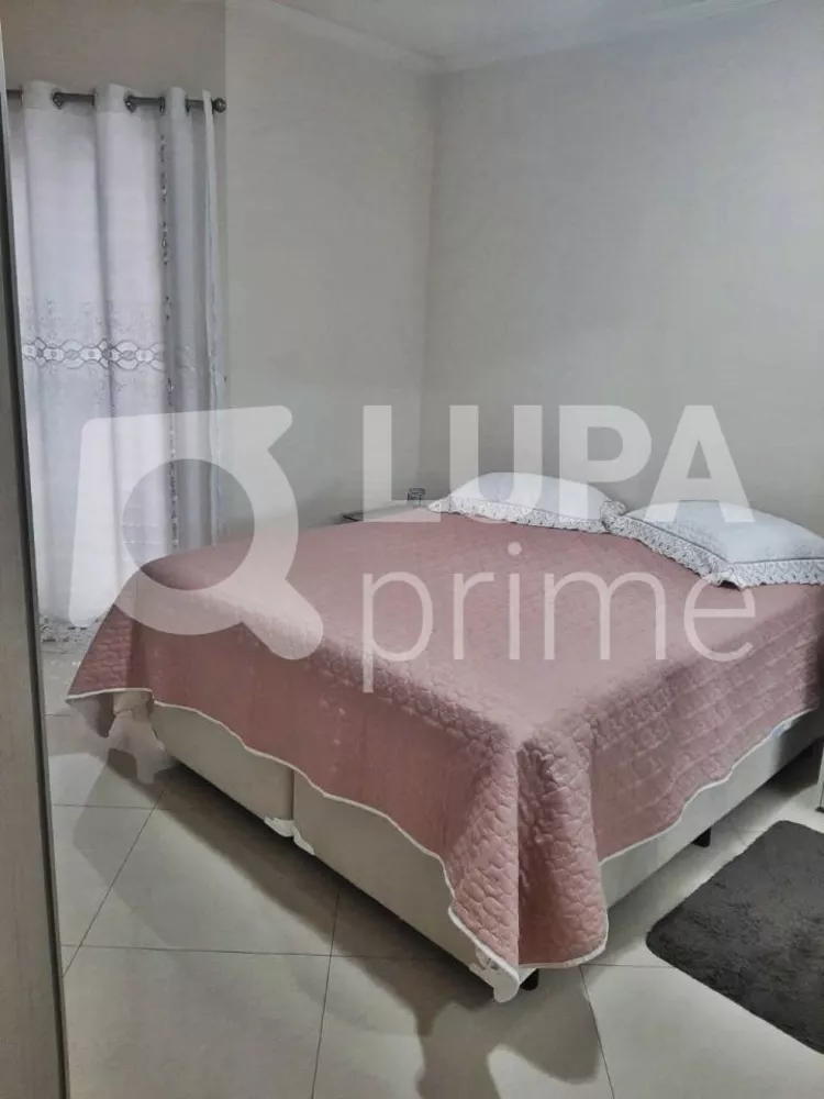 Casa à venda com 3 quartos, 90m² - Foto 4