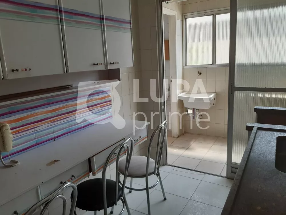 Apartamento à venda com 3 quartos, 70m² - Foto 1