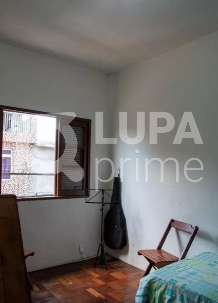 Casa, 6 quartos, 196 m² - Foto 2