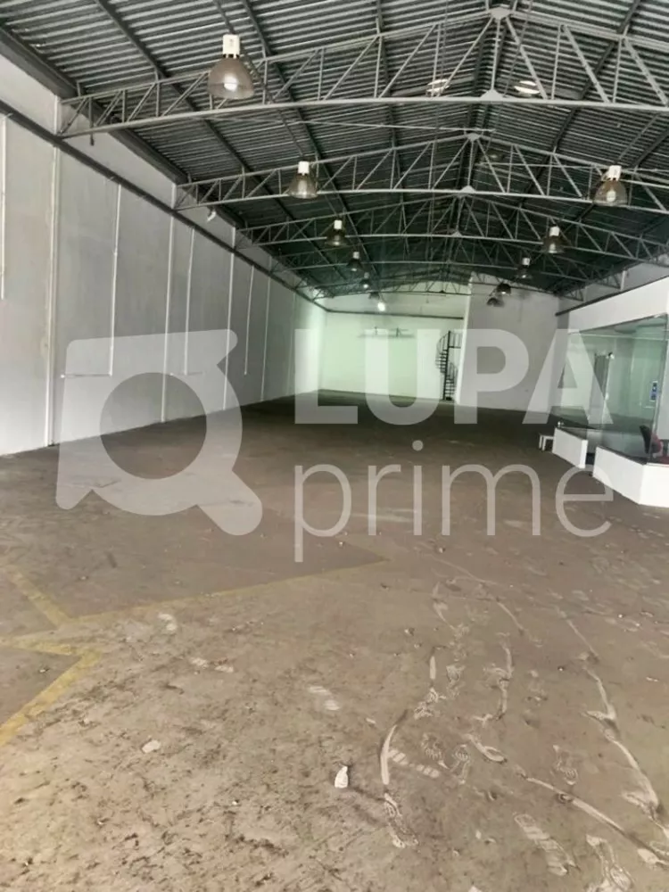 Depósito-Galpão-Armazém para alugar, 681m² - Foto 1