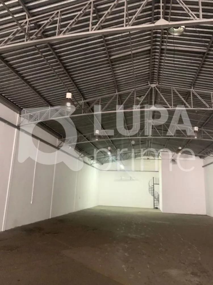 Depósito-Galpão-Armazém para alugar, 681m² - Foto 3