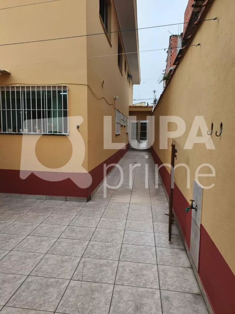 Casa à venda com 3 quartos, 189m² - Foto 1