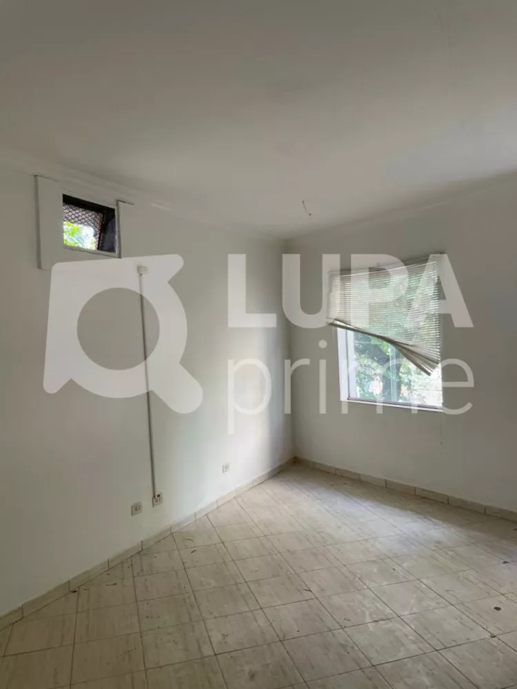 Casa Comercial à venda com 4 quartos, 260m² - Foto 3