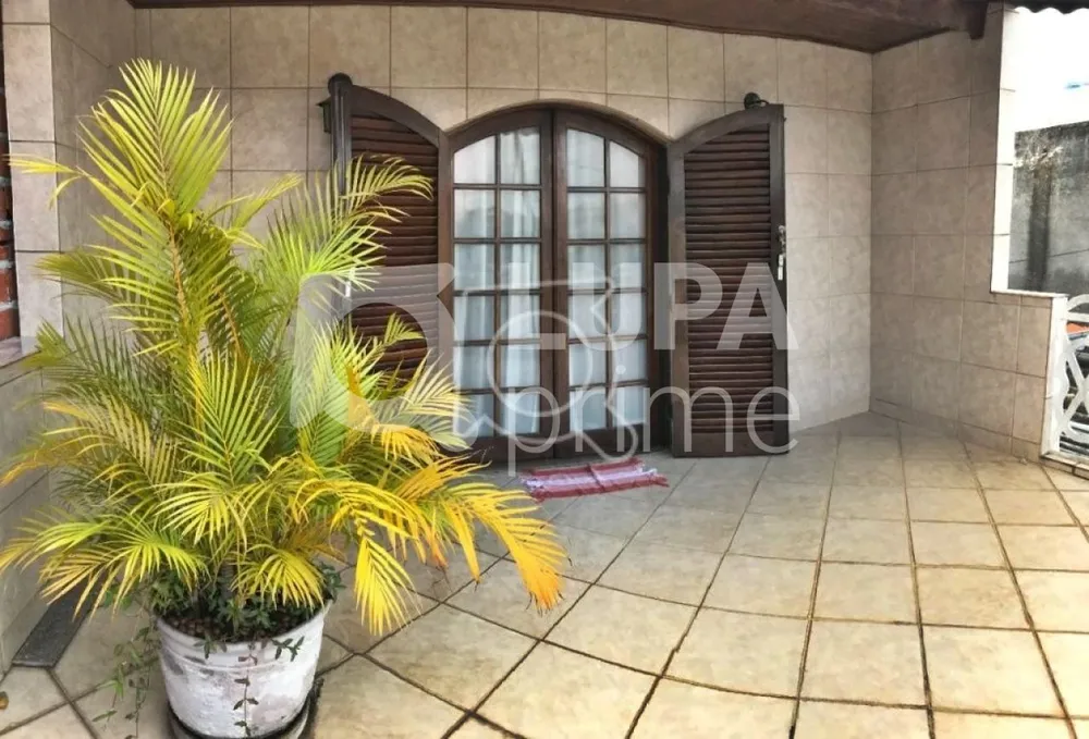 Casa, 4 quartos, 243 m² - Foto 1