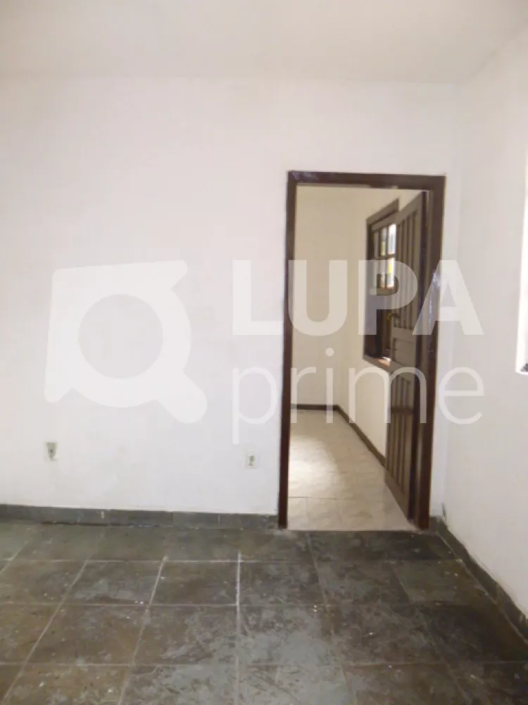 Casa à venda com 2 quartos, 400m² - Foto 15