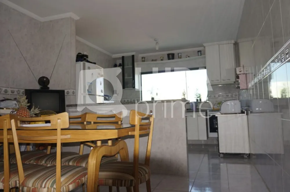 Casa, 3 quartos, 240 m² - Foto 8