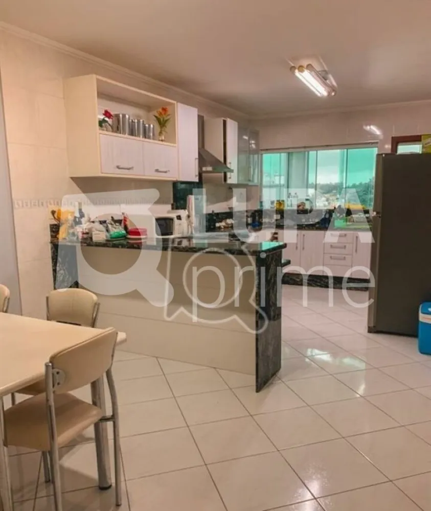 Casa, 3 quartos, 275 m² - Foto 2