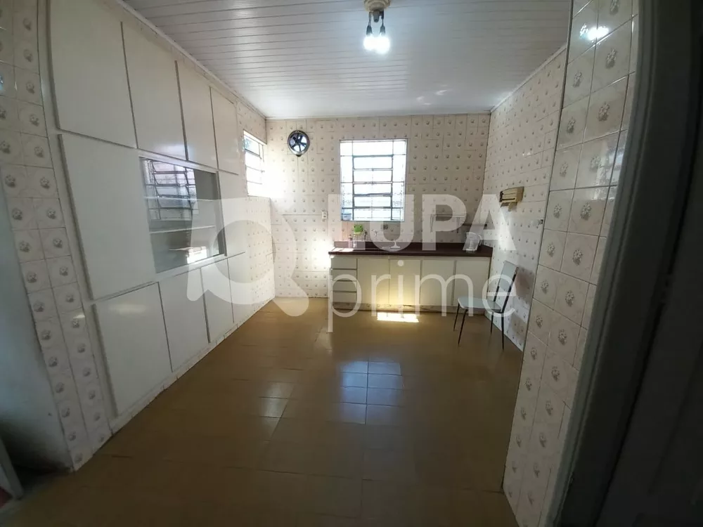 Casa à venda com 3 quartos, 180m² - Foto 14