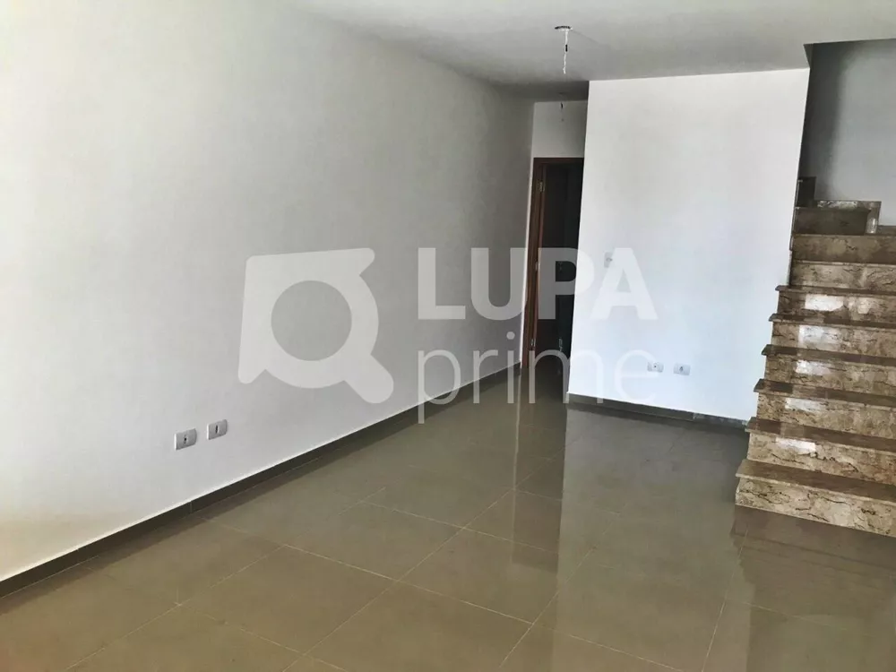 Casa à venda com 3 quartos, 117m² - Foto 1