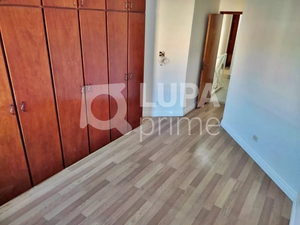 Casa à venda com 3 quartos, 129m² - Foto 1