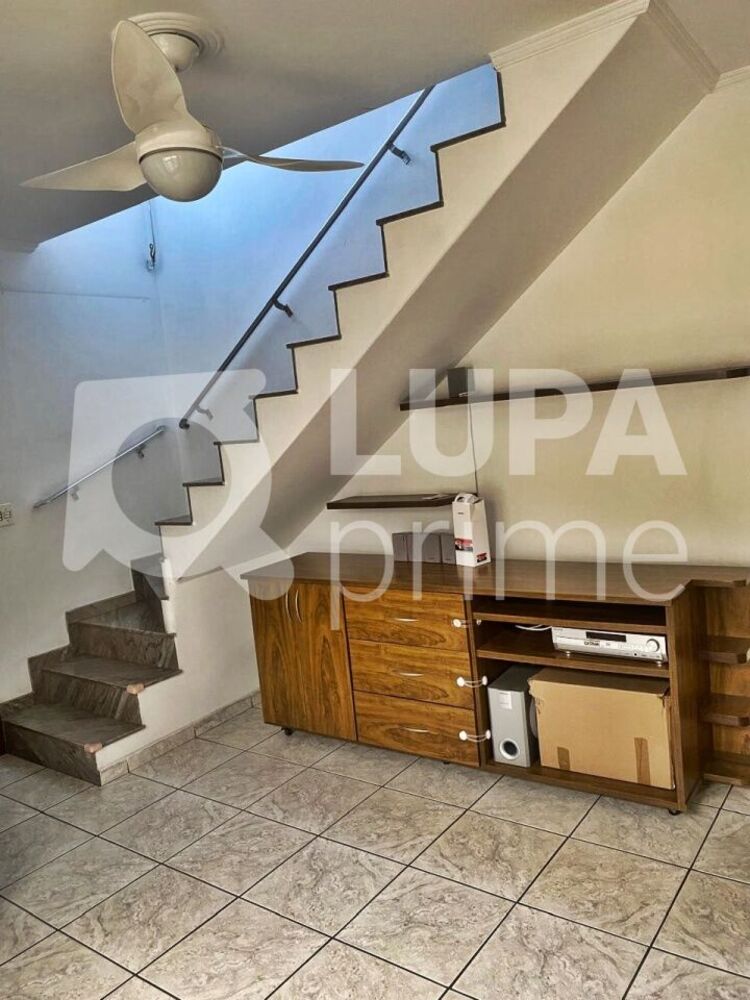 Casa à venda com 3 quartos, 107m² - Foto 1