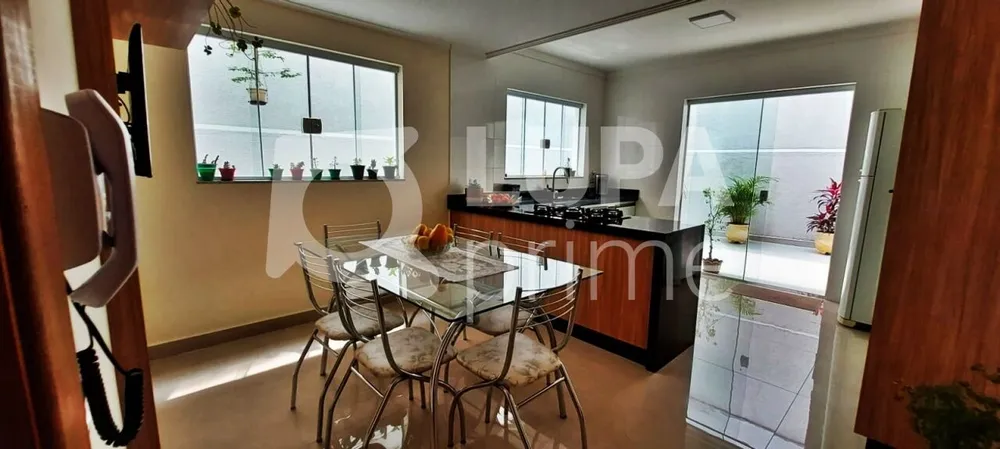 Casa, 3 quartos, 131 m² - Foto 4