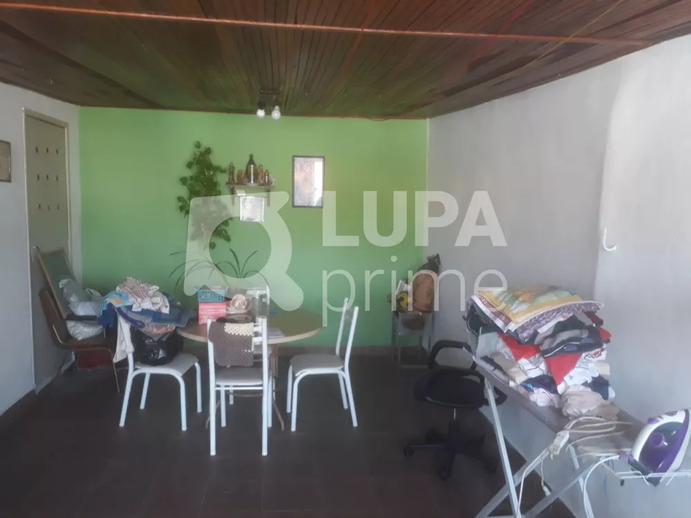 Casa à venda com 2 quartos, 200m² - Foto 15