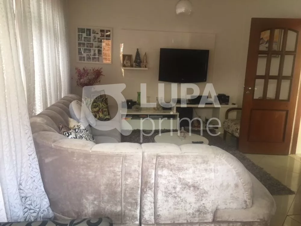 Casa à venda com 3 quartos, 170m² - Foto 1