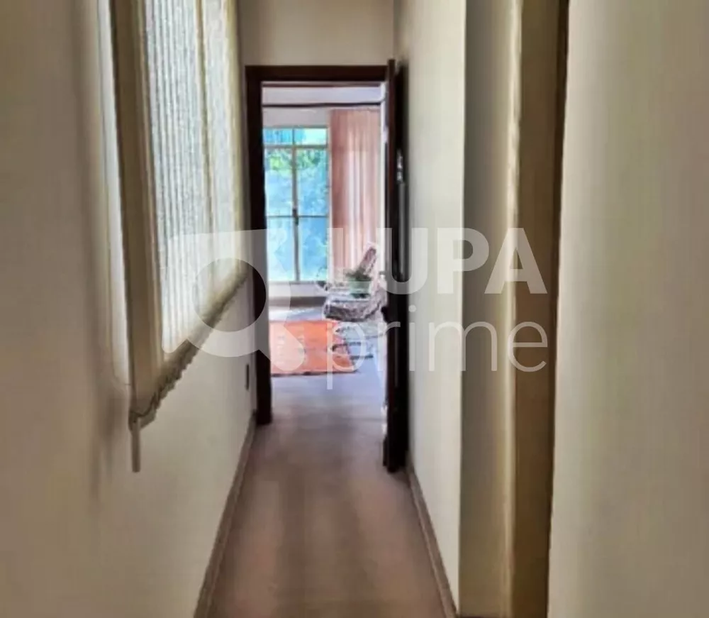 Casa à venda com 2 quartos, 115m² - Foto 2