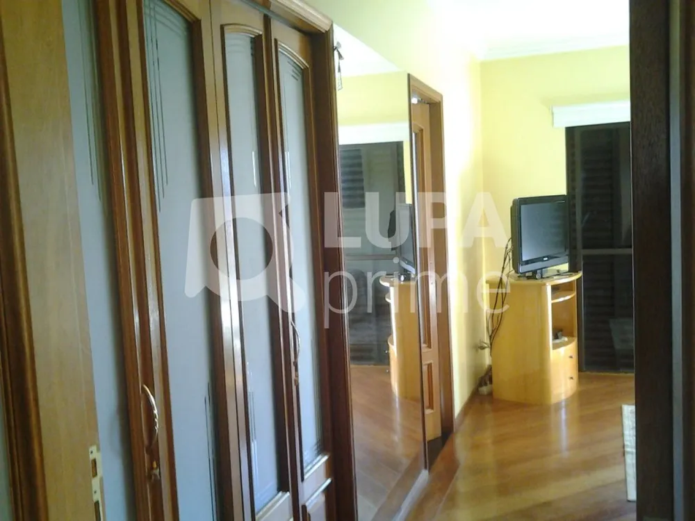 Casa, 4 quartos, 175 m² - Foto 1