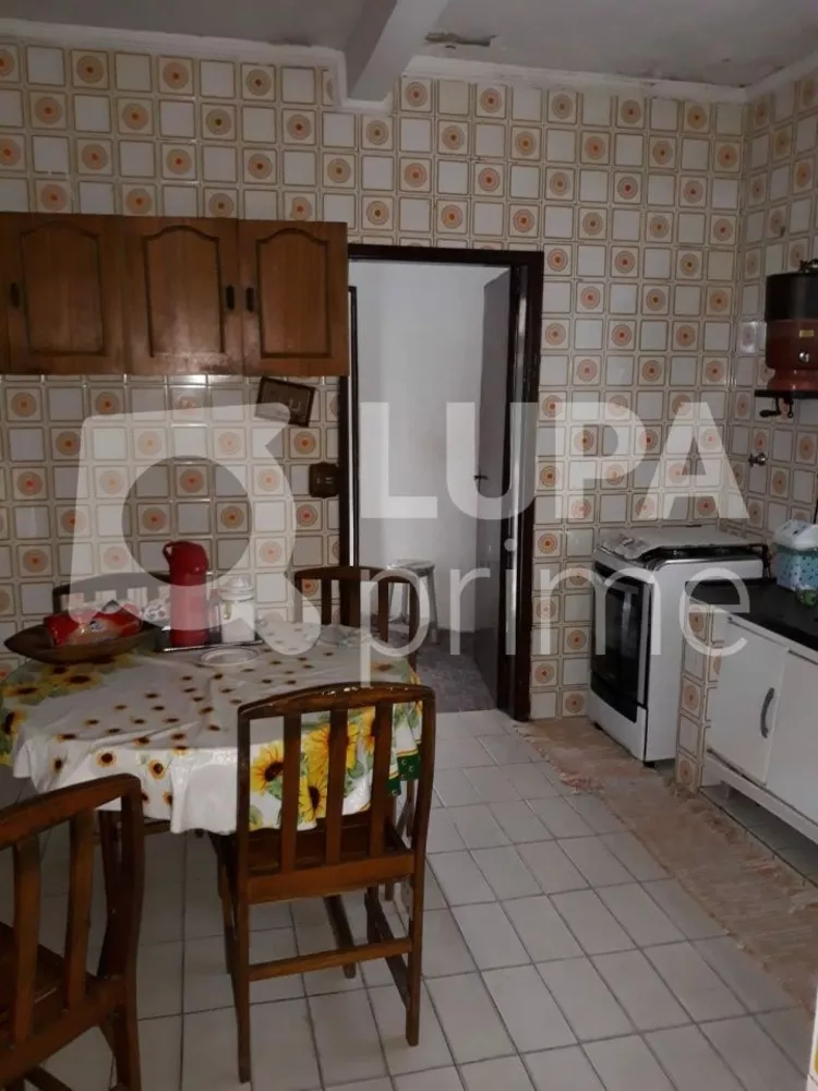 Casa à venda com 5 quartos, 200m² - Foto 4