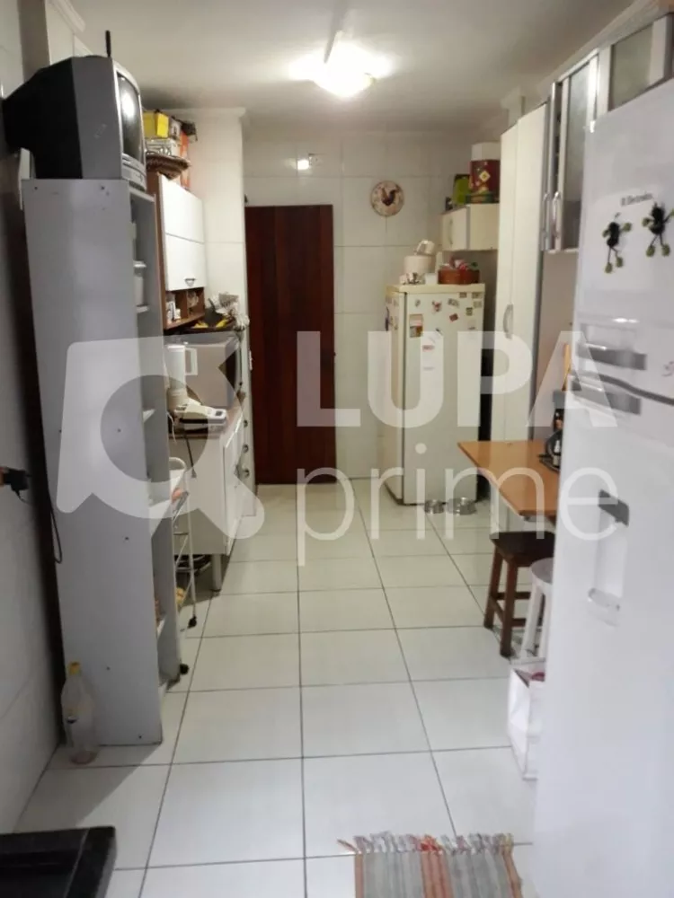 Casa à venda com 5 quartos, 200m² - Foto 14