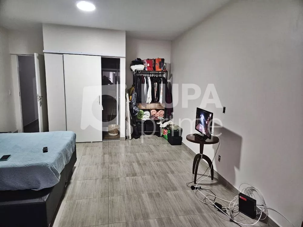 Casa à venda com 5 quartos, 160m² - Foto 1