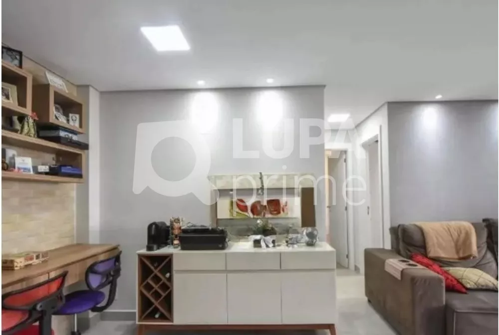 Apartamento à venda com 2 quartos, 70m² - Foto 3