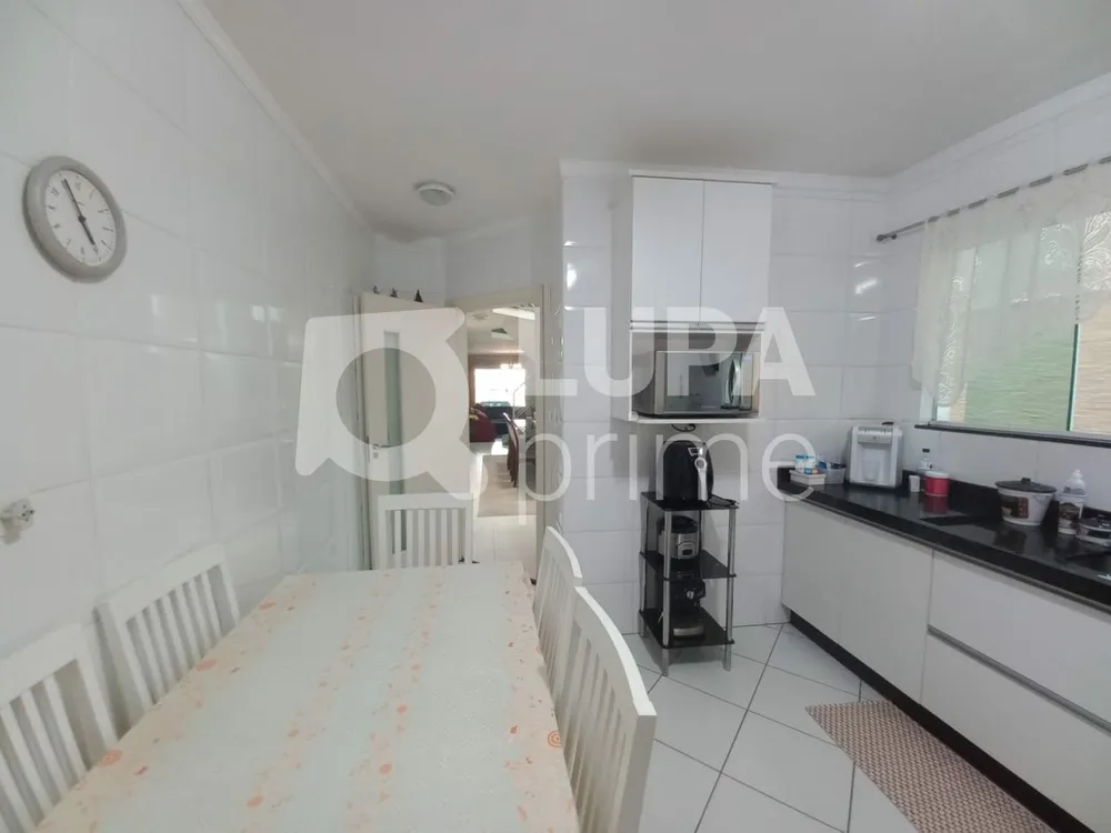 Casa, 3 quartos, 200 m² - Foto 10
