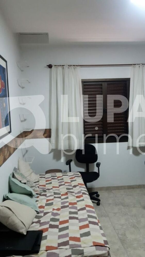 Casa à venda com 4 quartos, 327m² - Foto 8