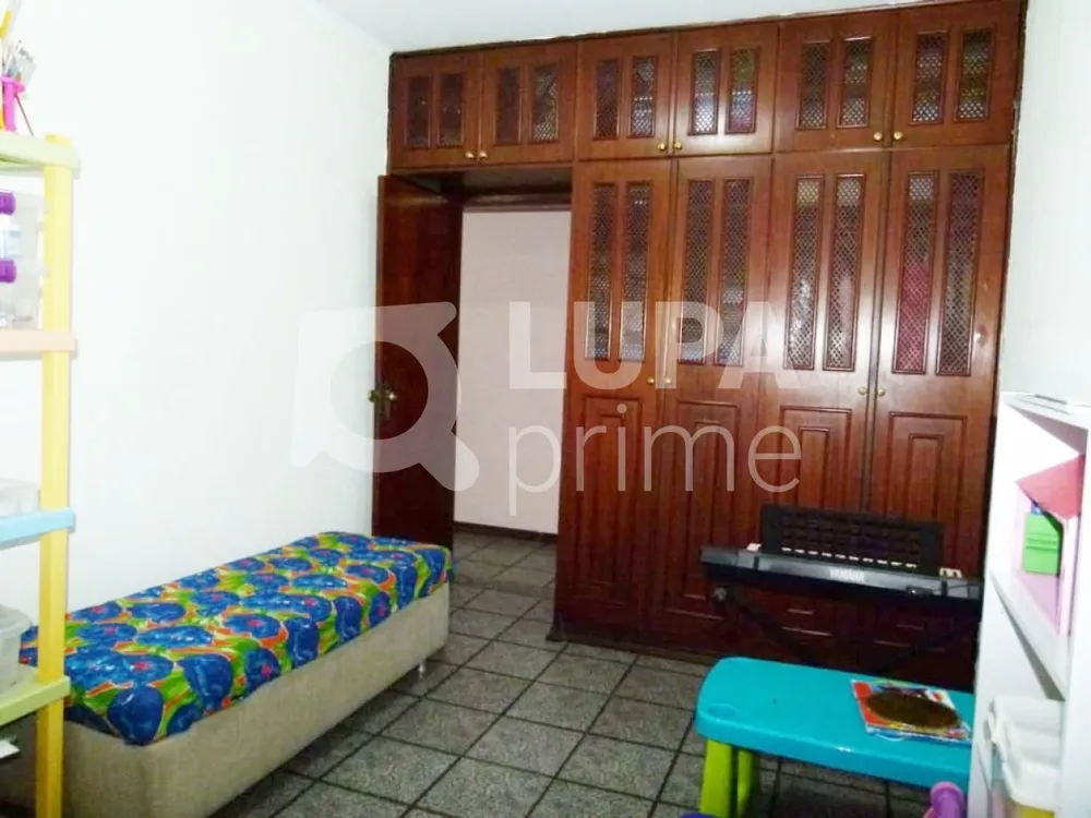 Casa, 5 quartos, 275 m² - Foto 2