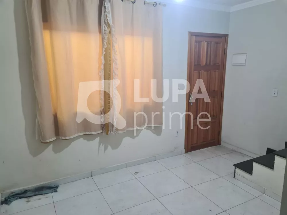 Casa à venda com 2 quartos, 62m² - Foto 2