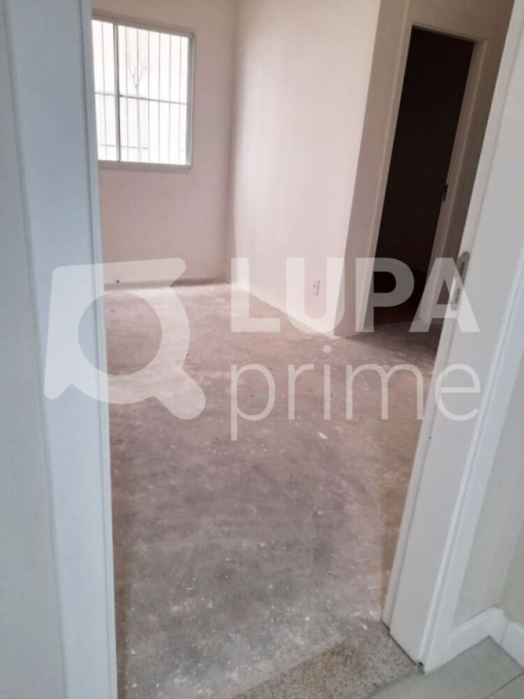 Apartamento à venda com 2 quartos, 42m² - Foto 2