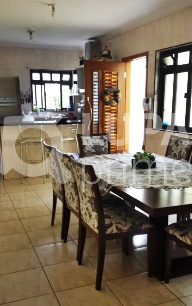 Casa, 3 quartos, 240 m² - Foto 13