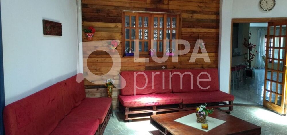 Casa à venda com 6 quartos, 1341m² - Foto 3