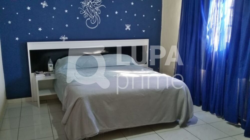 Casa à venda com 6 quartos, 1341m² - Foto 6