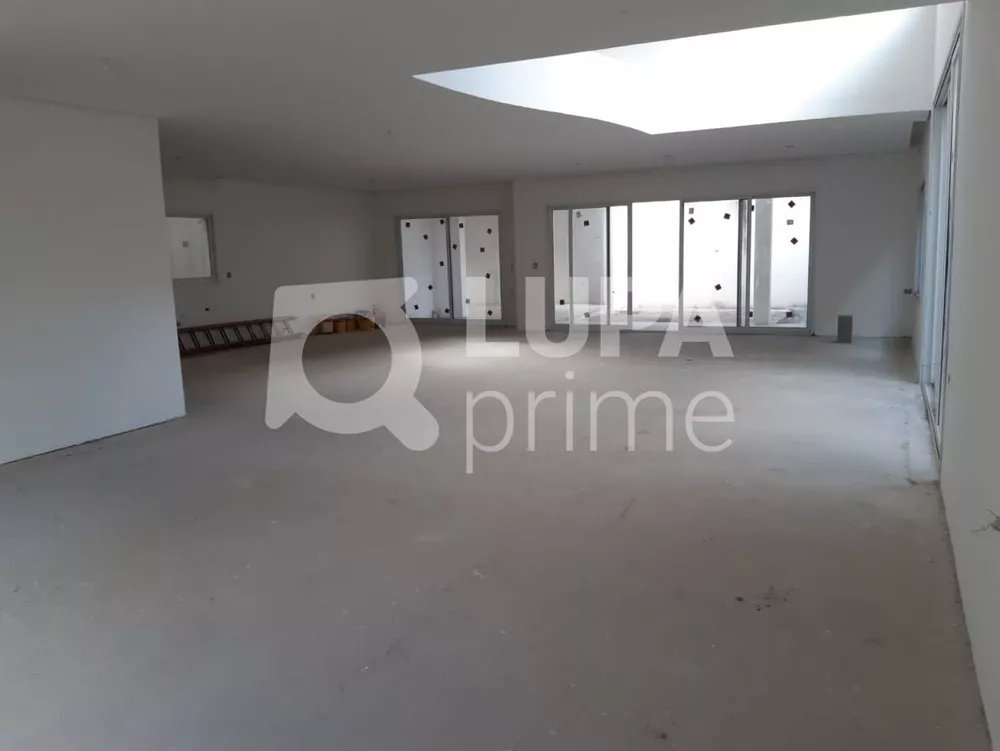 Casa à venda com 4 quartos, 560m² - Foto 1