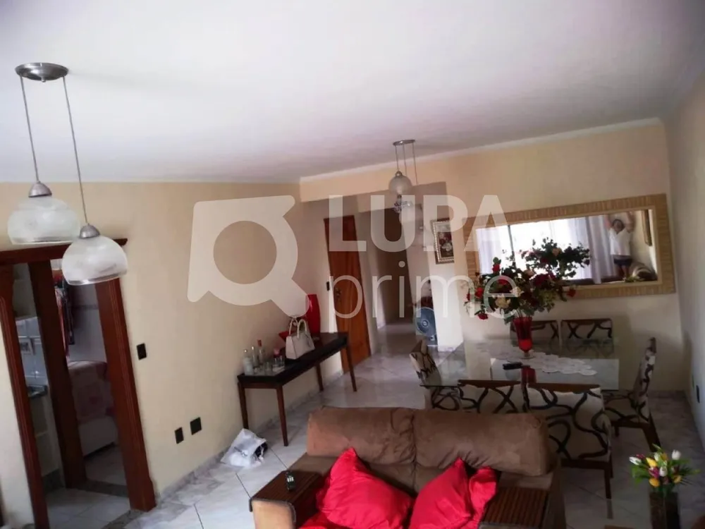 Apartamento, 3 quartos, 140 m² - Foto 1